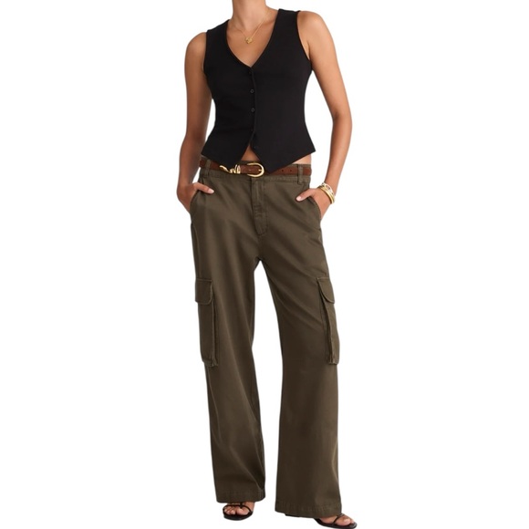 Madewell Ribbed V-Neck Vest in Jet Black - Picture 2 of 7